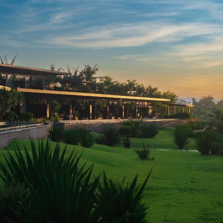 Hotel Komune And Beach Club Bali Keramas Exterior photo
