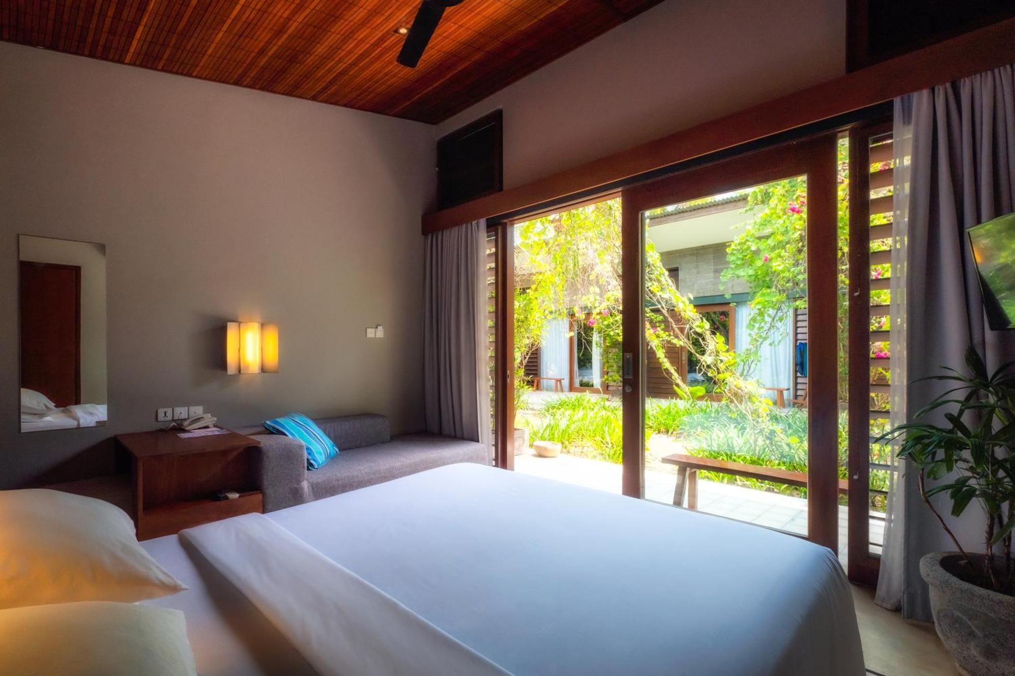 Hotel Komune And Beach Club Bali Keramas Exterior photo